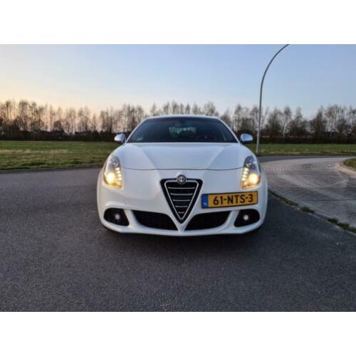 Alfa Romeo Giulietta 1.4 Turbo Multi AIR 2010 Wit 170PK