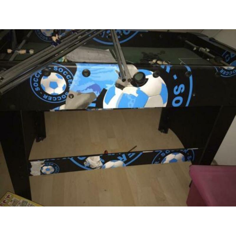 Nieuw. Groot tafelvoetbal
