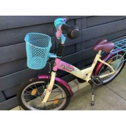Alpina 18” meidenfiets in goede staat, met zijwieltjes