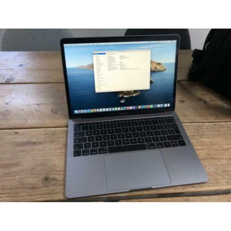 Apple MacBook Pro 13 inch model 2017 uit 2018 256GB