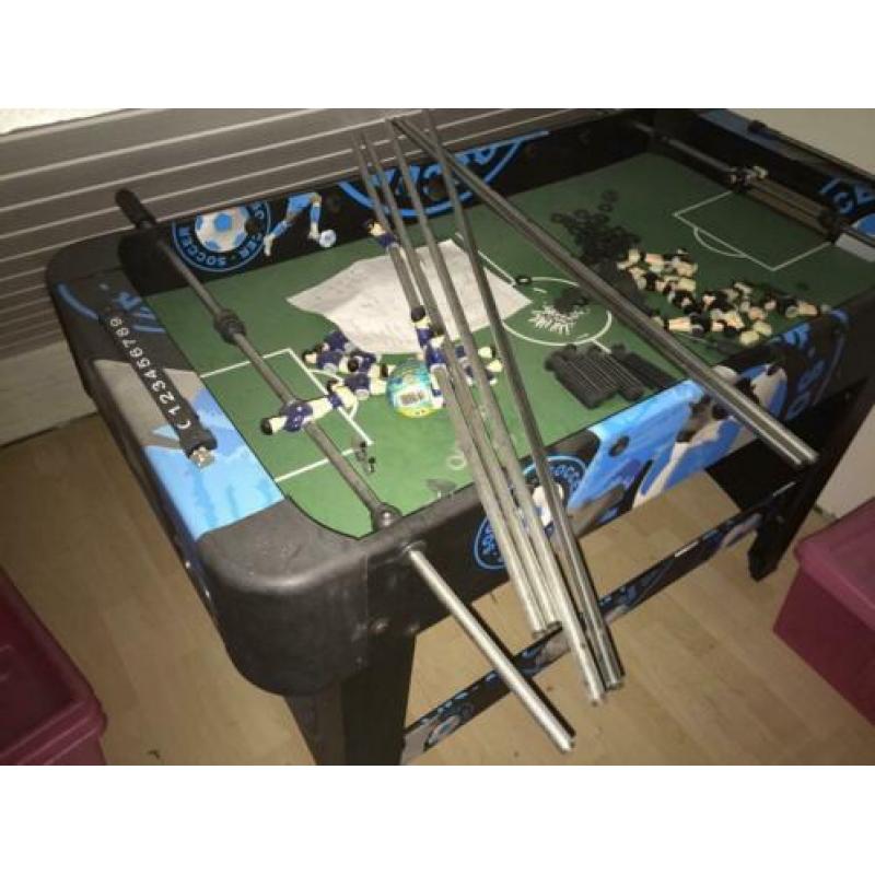 Nieuw. Groot tafelvoetbal