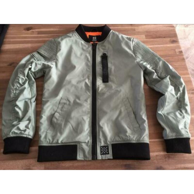 Te koop jassen mt 152 , prijs incl opsturen