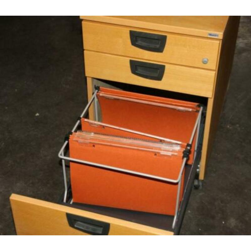 bureau met laden blok