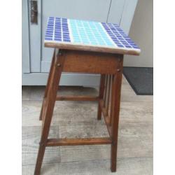 plantentafel / bijzettafel / tafel met mozaiektegeltjes