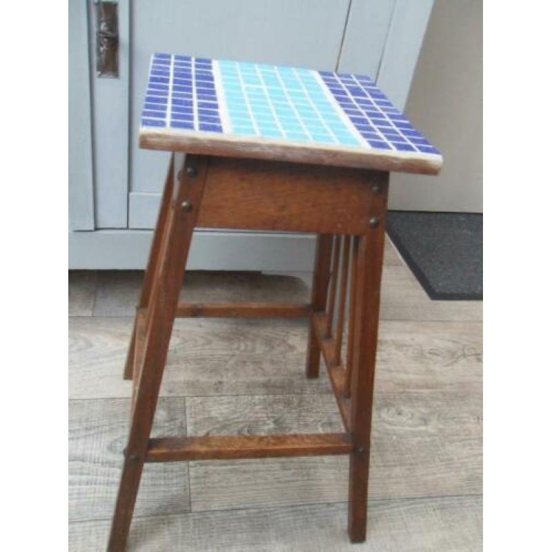 plantentafel / bijzettafel / tafel met mozaiektegeltjes