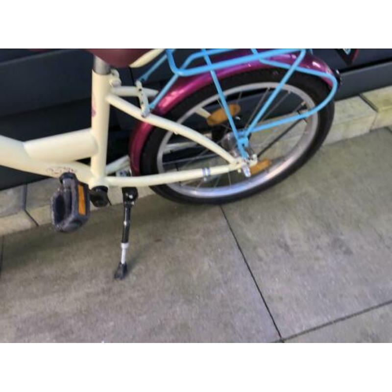 Alpina 18” meidenfiets in goede staat, met zijwieltjes
