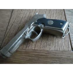 Aansteker. Pistool sleutelhanger