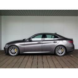 Alfa Romeo Giulia 2.0T Super | Incl. Winterwielen | Navigati