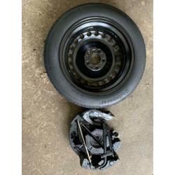 Thuiskomer Reservewiel Volvo V40 16 inch +Gereedschap set