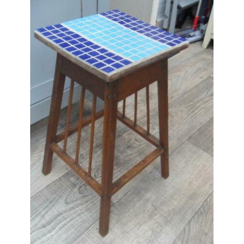 plantentafel / bijzettafel / tafel met mozaiektegeltjes