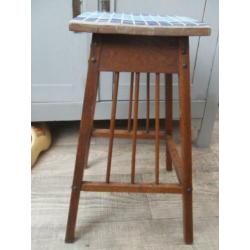 plantentafel / bijzettafel / tafel met mozaiektegeltjes