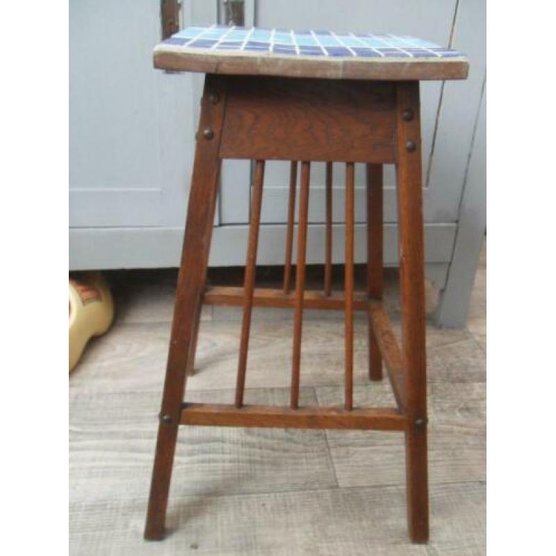 plantentafel / bijzettafel / tafel met mozaiektegeltjes