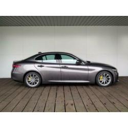 Alfa Romeo Giulia 2.0T Super | Incl. Winterwielen | Navigati
