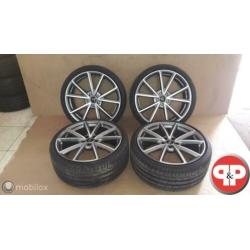 20 Inch Audi TT 8S S-line Velgen Met Banden