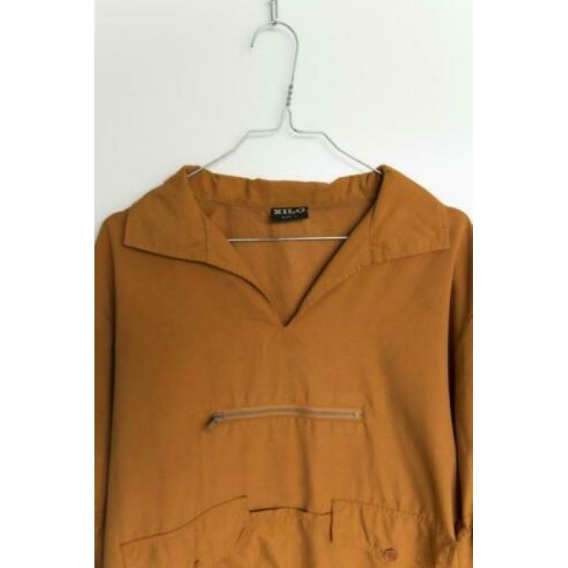 Sporty vintage top