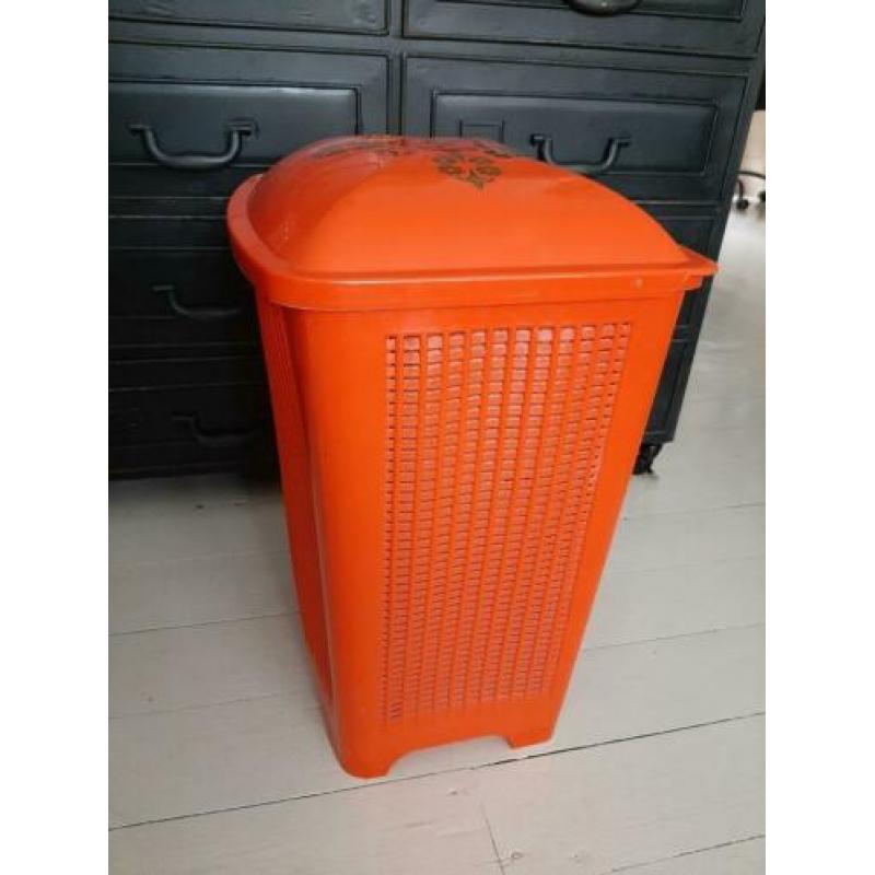 Retro wasmand oranje