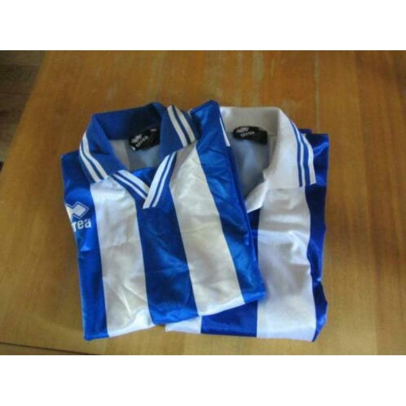 Pakket voetbalshirt lange mouw maat 122/128 en 134/140