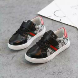 Kinder merk schoenen Gucci burberry 21 t/m 30