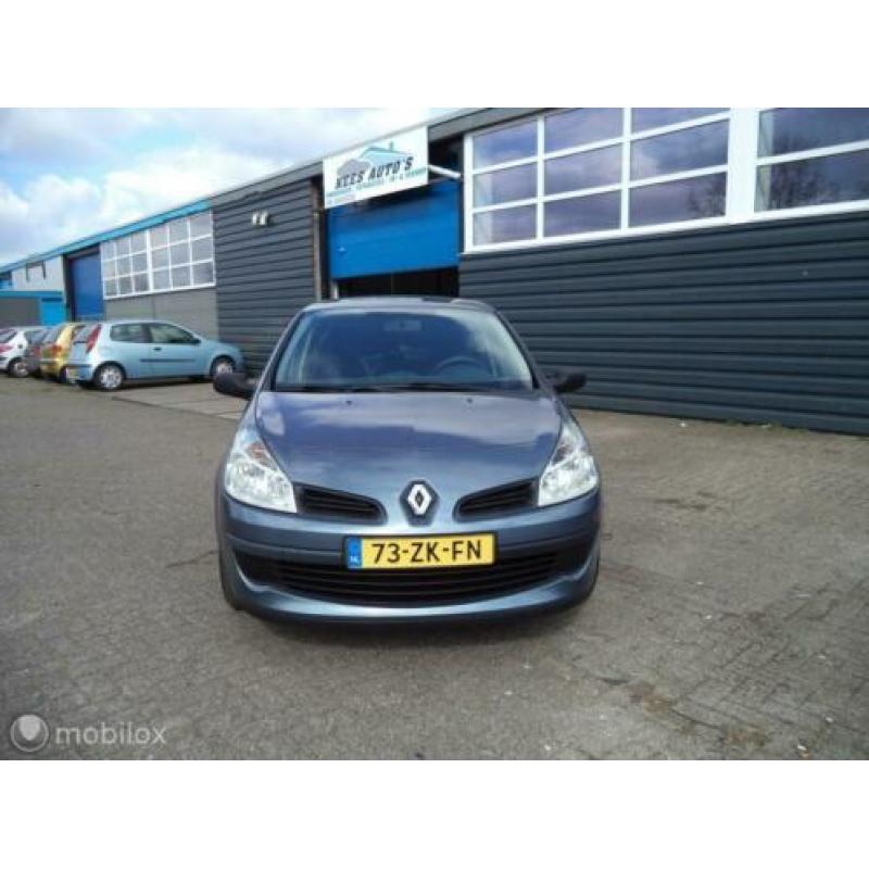 Renault Clio 1.4-16V Campus NIeuwstaat!