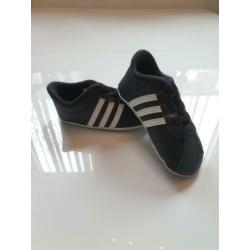 Adidas Vl Court 2.0 crib maat 19