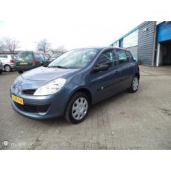 Renault Clio 1.4-16V Campus NIeuwstaat!