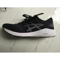 ASICS dames sportschoenen mt 40,5 (mt 40 past ook)