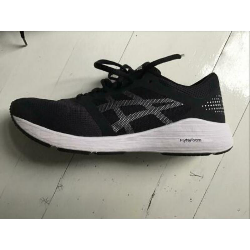 ASICS dames sportschoenen mt 40,5 (mt 40 past ook)