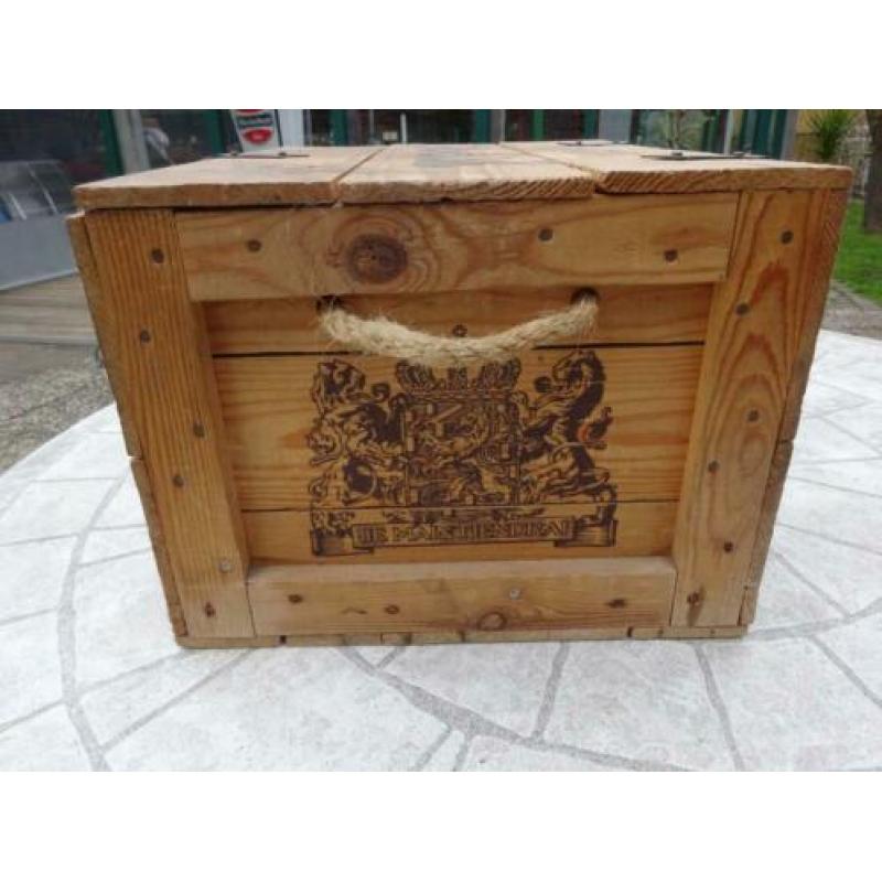 Grolsch, oudere houten kist.