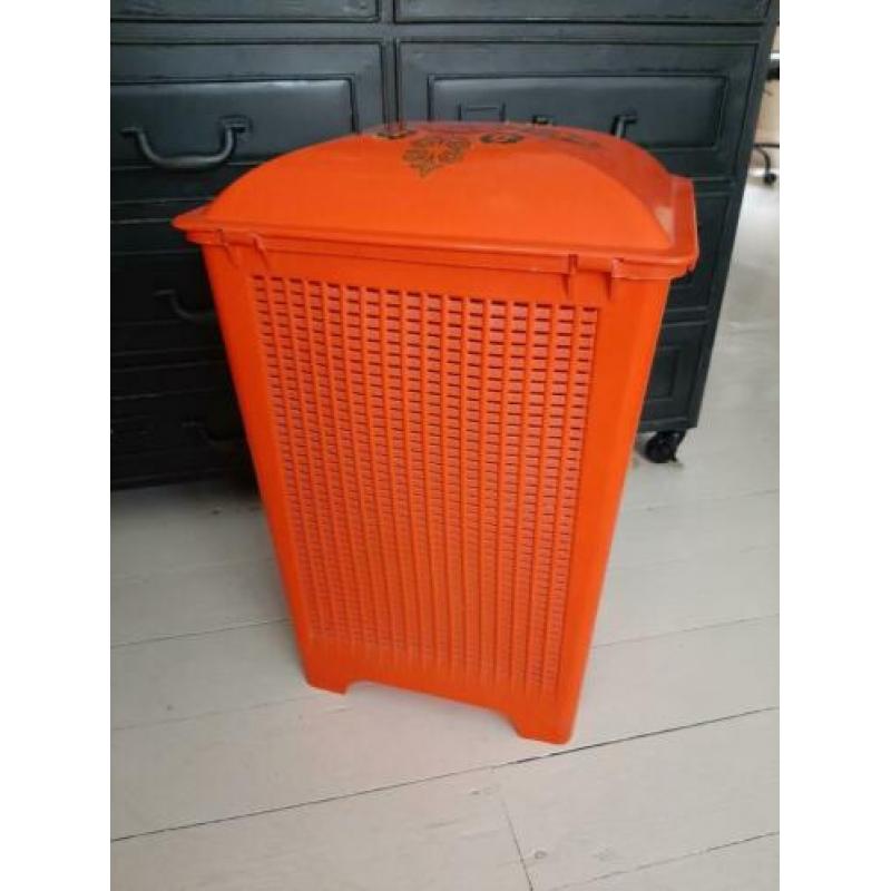 Retro wasmand oranje