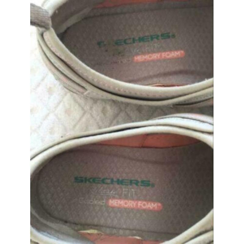 Skechers instappers maat 39 - mod SN49359