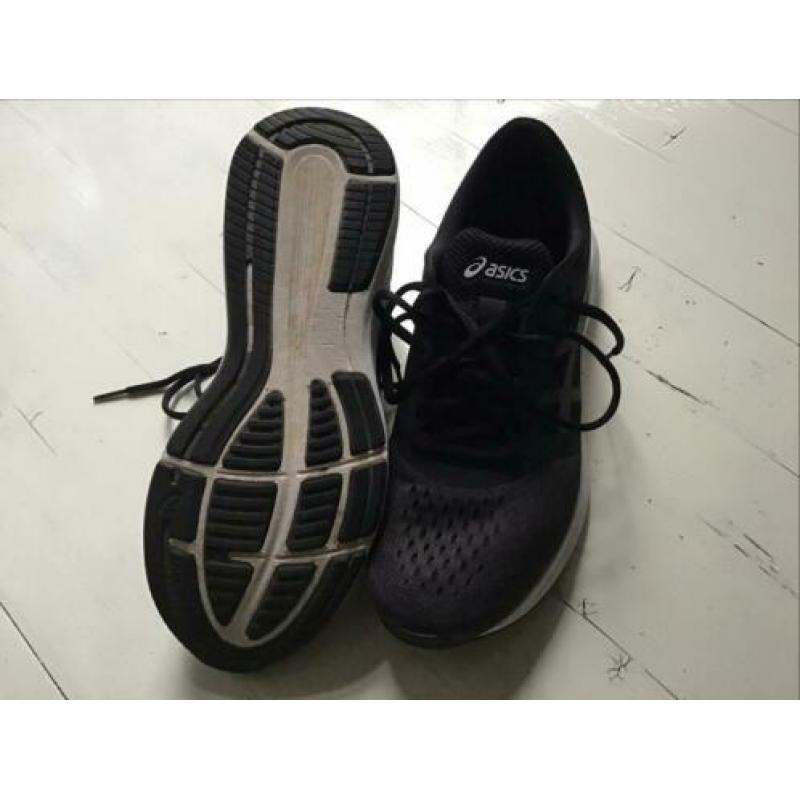 ASICS dames sportschoenen mt 40,5 (mt 40 past ook)
