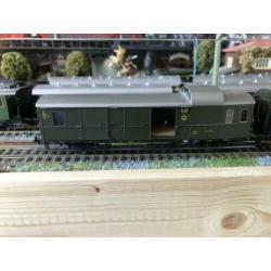 Fleischmann personen wagons (4 stuks).