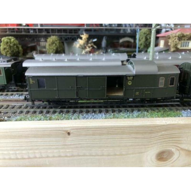 Fleischmann personen wagons (4 stuks).