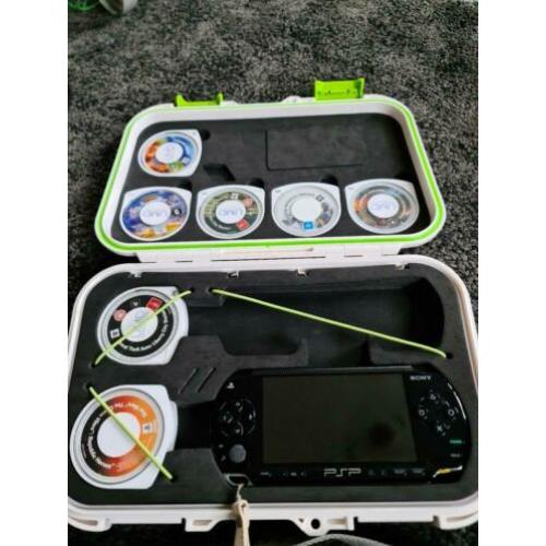 Psp met 16 spellen te koop