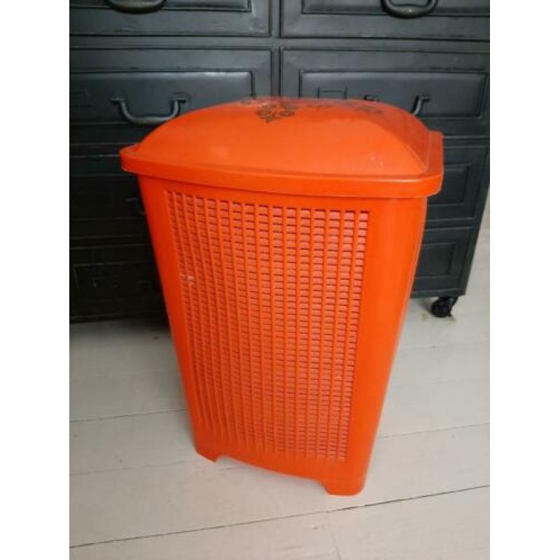 Retro wasmand oranje