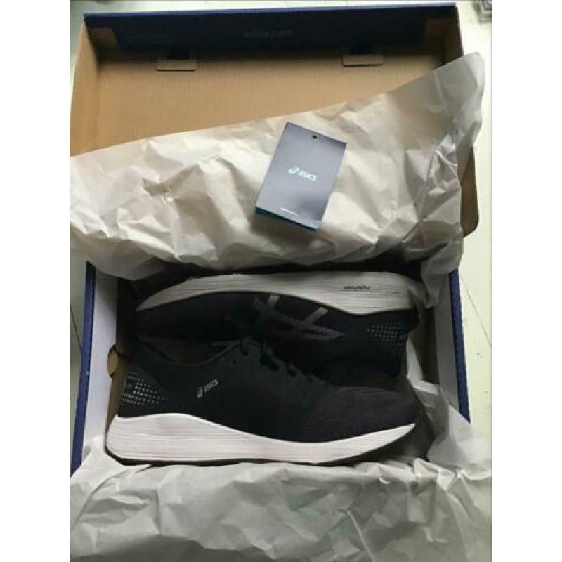 ASICS dames sportschoenen mt 40,5 (mt 40 past ook)