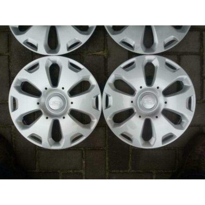 # Nette Set Ford Wieldoppen 14 inch o.a 2x Nieuw #