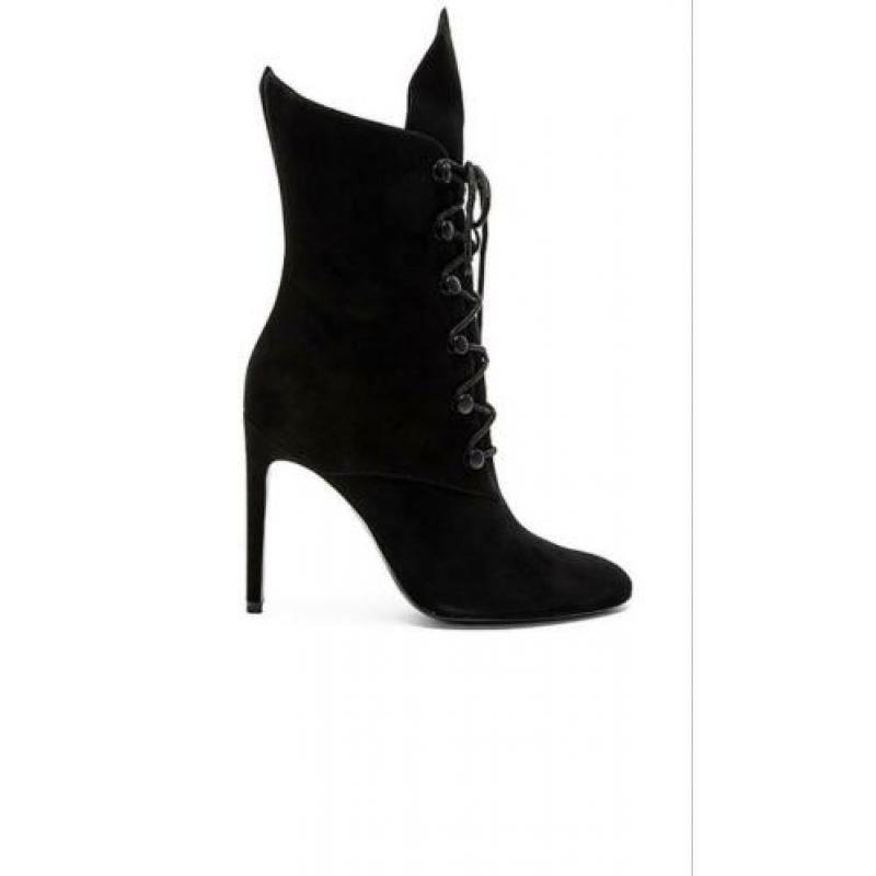 Kendall & Kylie boots suede