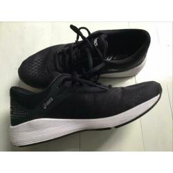 ASICS dames sportschoenen mt 40,5 (mt 40 past ook)
