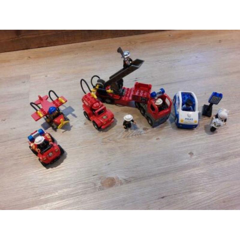 Duplo Brandweer auto's vliegtuig en politie auto's en motor