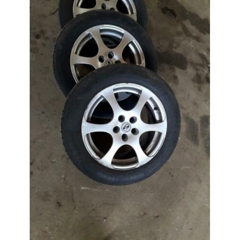 Velgen met banden 5x100