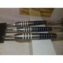 Darts accessoires met dartpijlen en dartborden te koop ! ! !