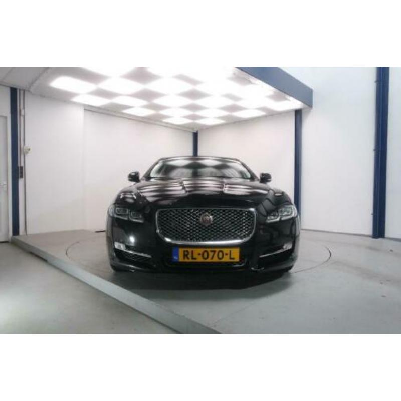 Jaguar XJ 3.0 D Premium Luxury 300PK Automaat + Digitaal das