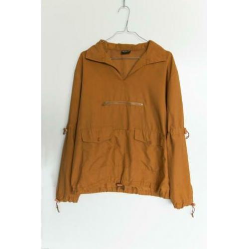 Sporty vintage top