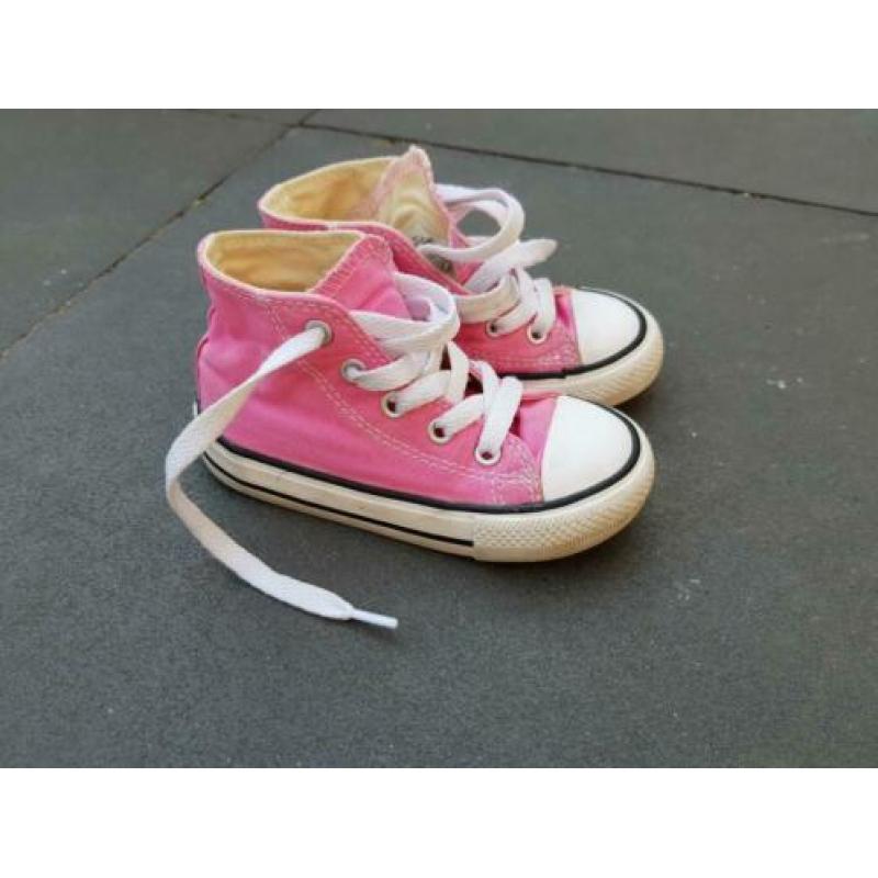 All stars converse roze gympen maat 23 valt als 24
