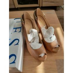 NIEUW: Guess pump, maat 38
