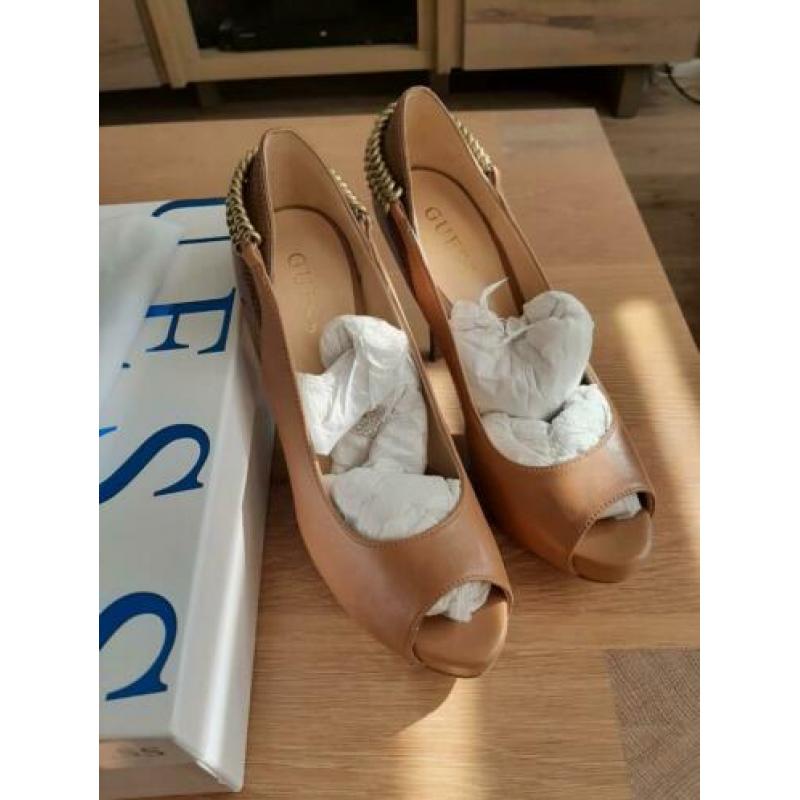 NIEUW: Guess pump, maat 38