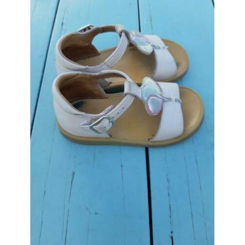 Sandalen Pom d'Api, maat 25