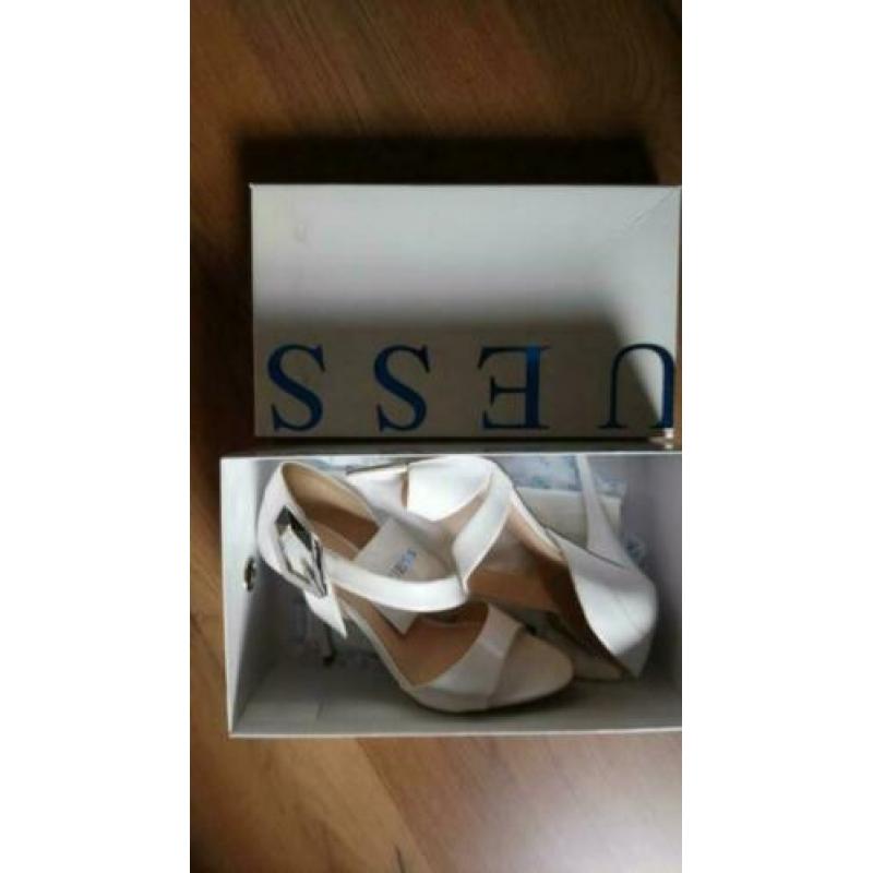 guess maat 40