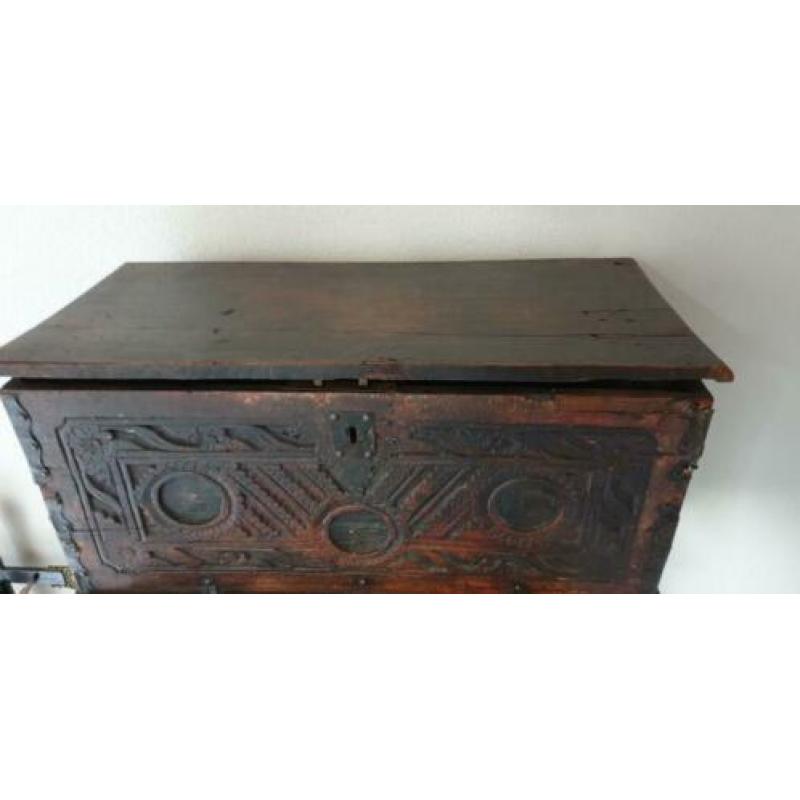Antiek kist Volkskunst omstreeks 1800